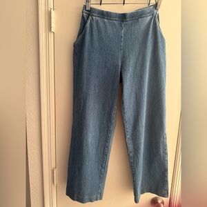 L.L. Bean Women's Cropped Blue Jeans size XS Petite.